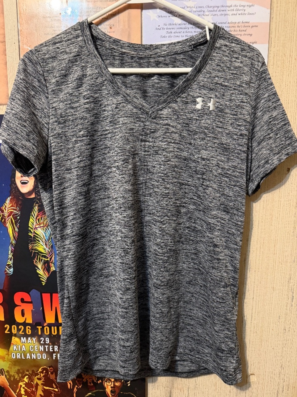 Under Armor V Neck Heat Gear Moisture Wick women’s shirt Medium